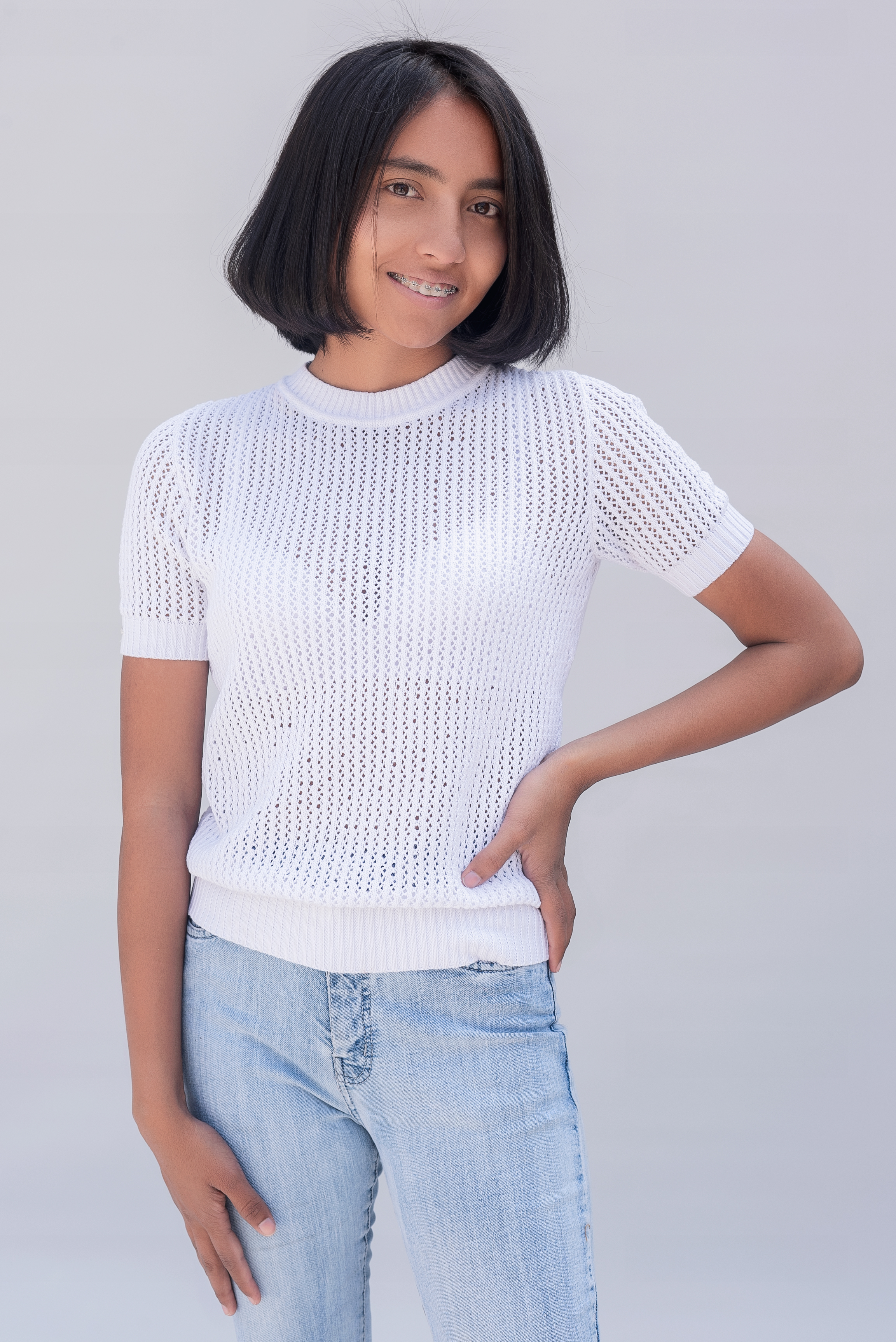 ROUND NECK SEE- THROUGH